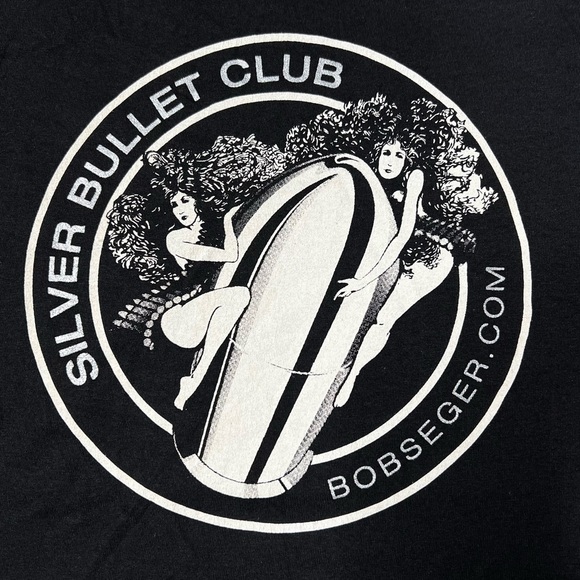 NWOT Bob Seger Silver Bullet Club Logo Graphic {Hanes} T-Shirt Black Unisex 2XL - Picture 3 of 5